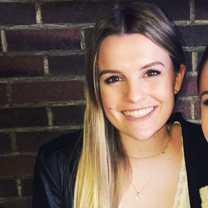 Meet your Posher, Caroline